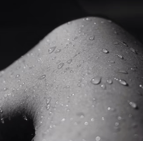 The Effects of Menopause on Your Skin: How Bath Salts Can Help